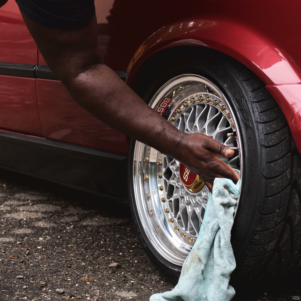 Cleaning a polished wheel by hand